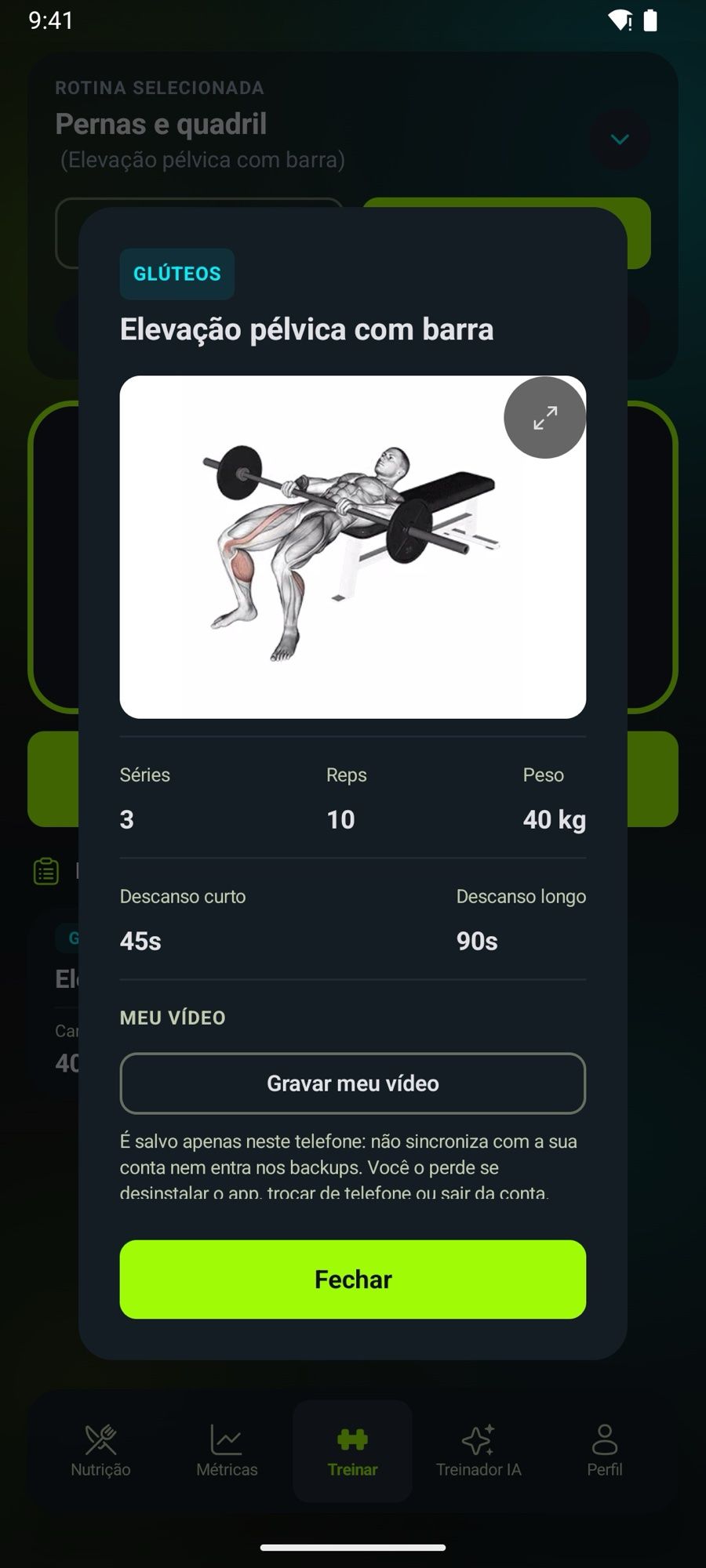 Detalhe de um exercício com o vídeo da técnica, as séries e as repetições
